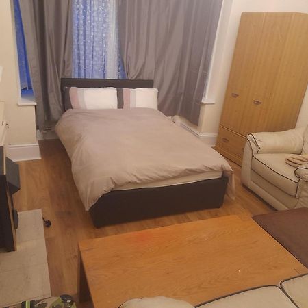 Big Room With Free Parking ลอนดอน ภายนอก รูปภาพ